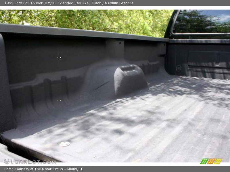 Black / Medium Graphite 1999 Ford F250 Super Duty XL Extended Cab 4x4