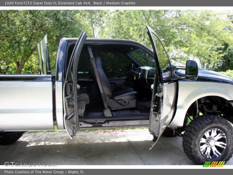 Black / Medium Graphite 1999 Ford F250 Super Duty XL Extended Cab 4x4