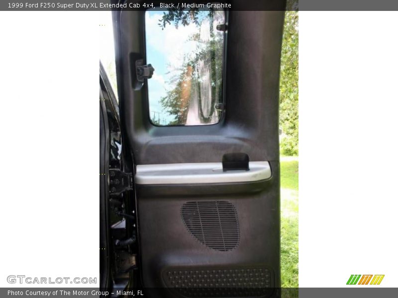 Black / Medium Graphite 1999 Ford F250 Super Duty XL Extended Cab 4x4
