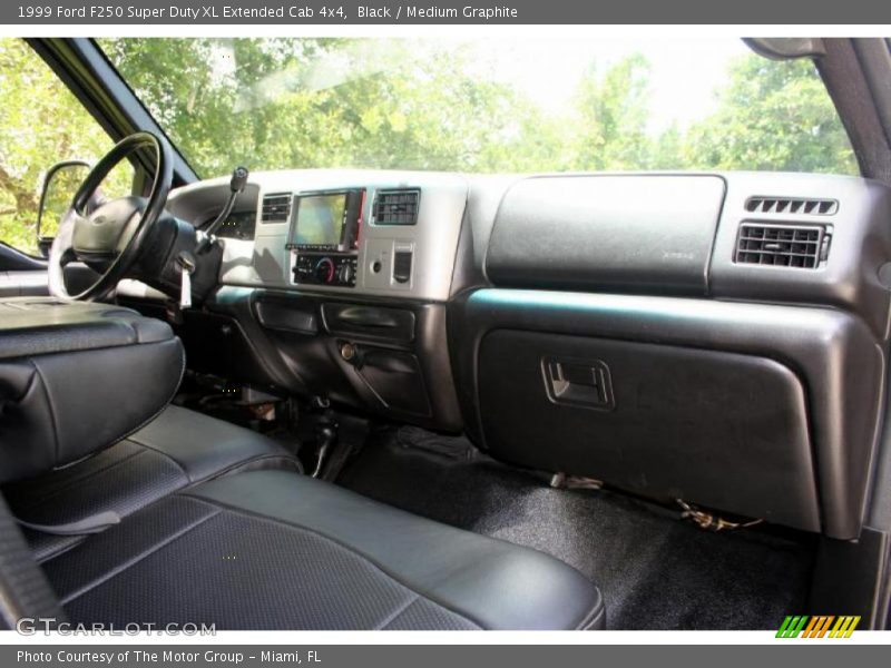 Black / Medium Graphite 1999 Ford F250 Super Duty XL Extended Cab 4x4