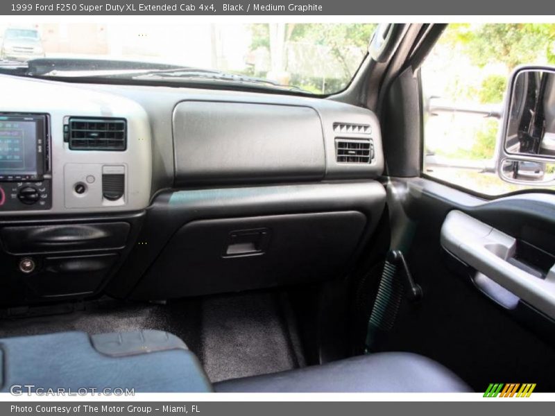 Black / Medium Graphite 1999 Ford F250 Super Duty XL Extended Cab 4x4