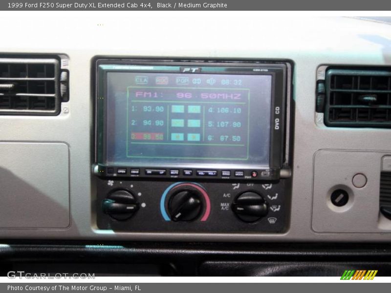 Black / Medium Graphite 1999 Ford F250 Super Duty XL Extended Cab 4x4