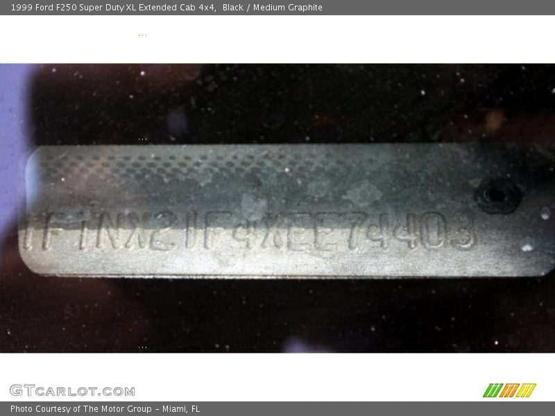 Black / Medium Graphite 1999 Ford F250 Super Duty XL Extended Cab 4x4