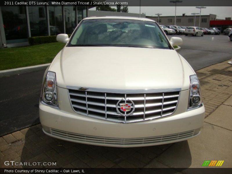 White Diamond Tricoat / Shale/Cocoa Accents 2011 Cadillac DTS Luxury