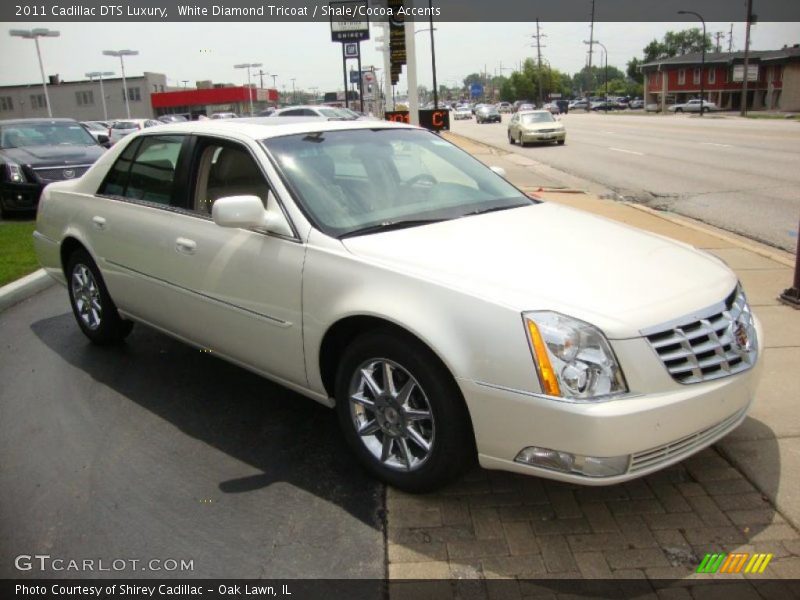 White Diamond Tricoat / Shale/Cocoa Accents 2011 Cadillac DTS Luxury