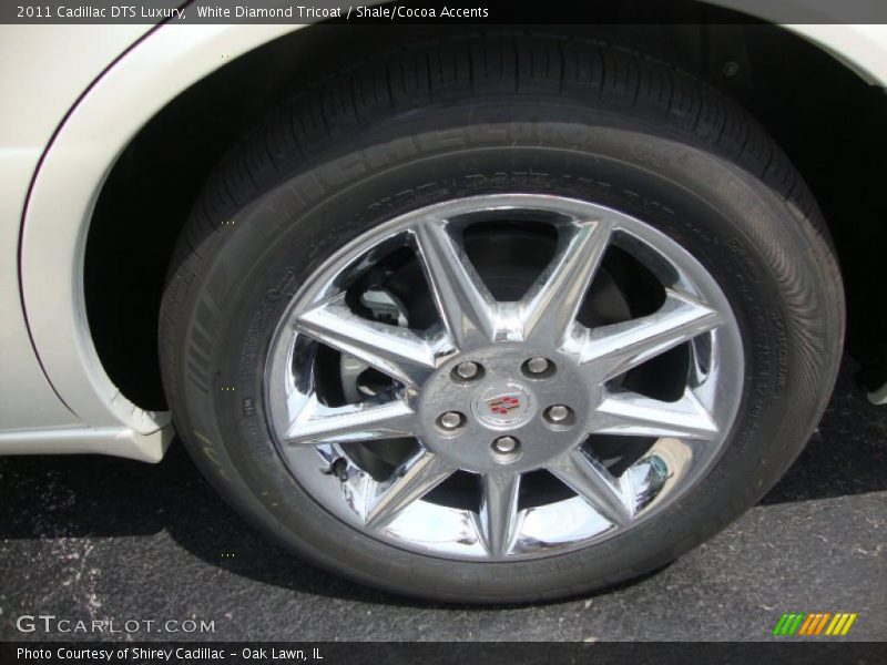 White Diamond Tricoat / Shale/Cocoa Accents 2011 Cadillac DTS Luxury