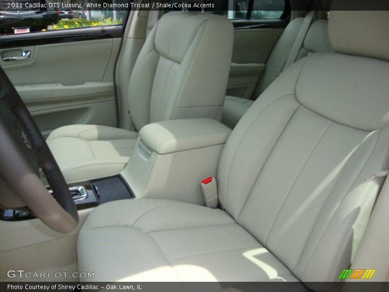 White Diamond Tricoat / Shale/Cocoa Accents 2011 Cadillac DTS Luxury