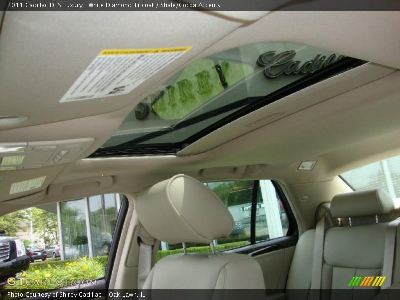 White Diamond Tricoat / Shale/Cocoa Accents 2011 Cadillac DTS Luxury