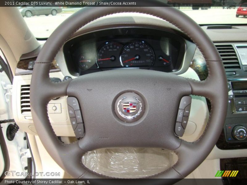 White Diamond Tricoat / Shale/Cocoa Accents 2011 Cadillac DTS Luxury