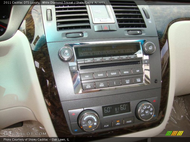 White Diamond Tricoat / Shale/Cocoa Accents 2011 Cadillac DTS Luxury