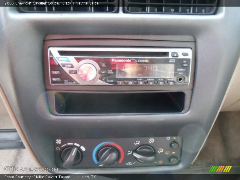 Black / Neutral Beige 2005 Chevrolet Cavalier Coupe