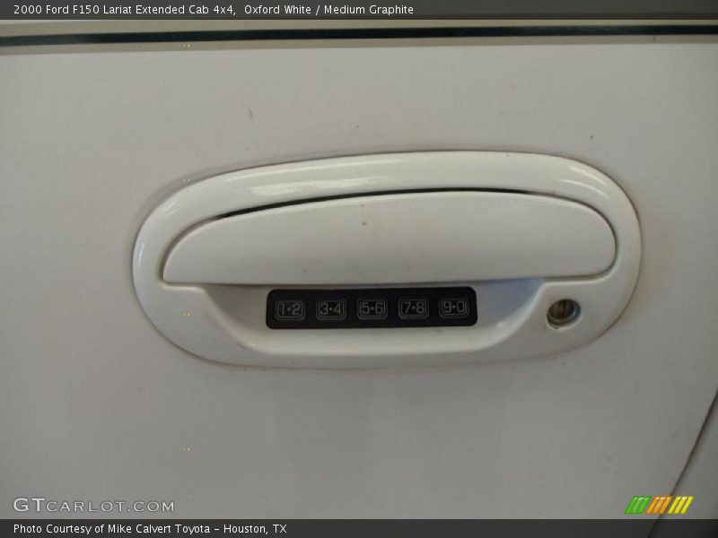 Oxford White / Medium Graphite 2000 Ford F150 Lariat Extended Cab 4x4