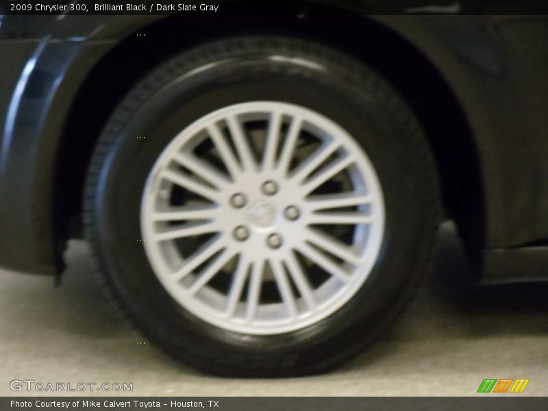 Brilliant Black / Dark Slate Gray 2009 Chrysler 300