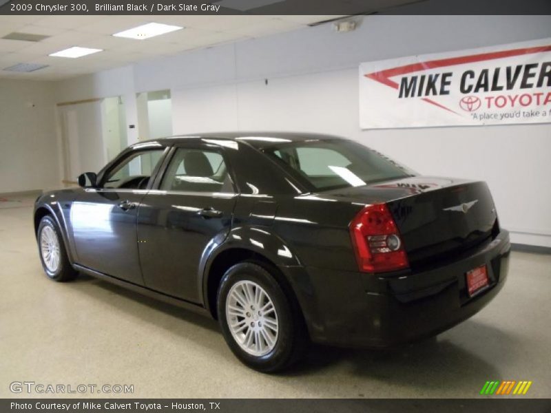 Brilliant Black / Dark Slate Gray 2009 Chrysler 300