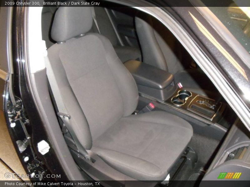 Brilliant Black / Dark Slate Gray 2009 Chrysler 300