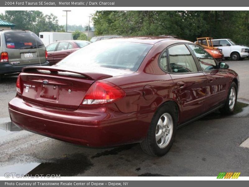 Merlot Metallic / Dark Charcoal 2004 Ford Taurus SE Sedan