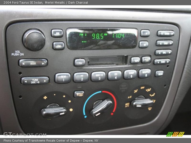 Merlot Metallic / Dark Charcoal 2004 Ford Taurus SE Sedan