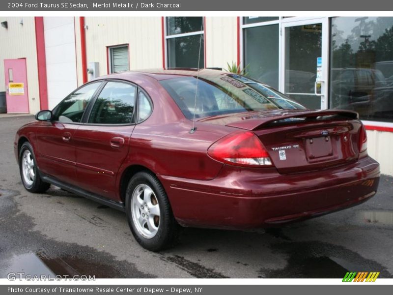 Merlot Metallic / Dark Charcoal 2004 Ford Taurus SE Sedan