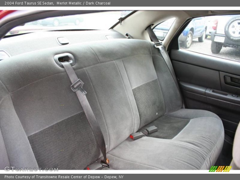 Merlot Metallic / Dark Charcoal 2004 Ford Taurus SE Sedan