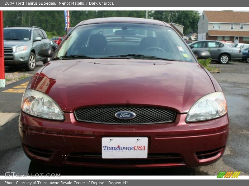 Merlot Metallic / Dark Charcoal 2004 Ford Taurus SE Sedan