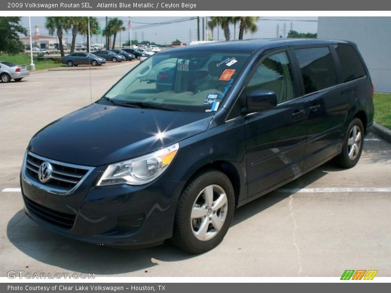 Atlantis Blue Metallic / Ceylon Beige 2009 Volkswagen Routan SEL