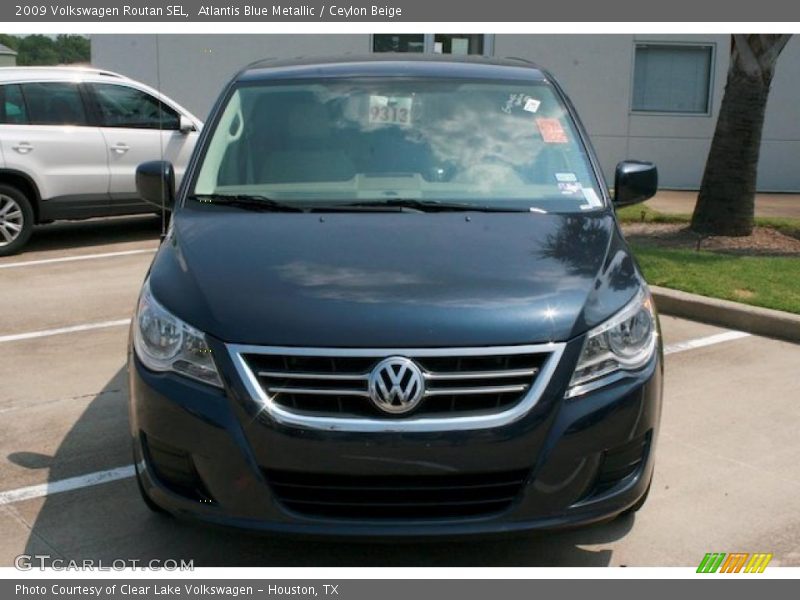 Atlantis Blue Metallic / Ceylon Beige 2009 Volkswagen Routan SEL