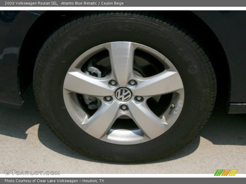Atlantis Blue Metallic / Ceylon Beige 2009 Volkswagen Routan SEL