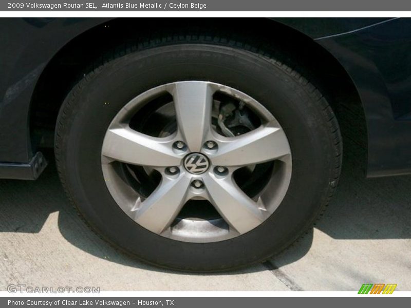 Atlantis Blue Metallic / Ceylon Beige 2009 Volkswagen Routan SEL