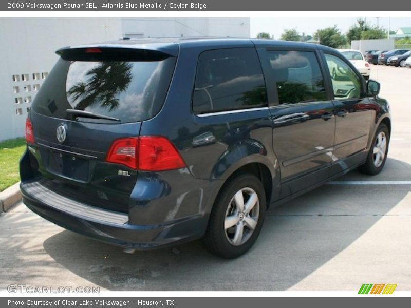 Atlantis Blue Metallic / Ceylon Beige 2009 Volkswagen Routan SEL