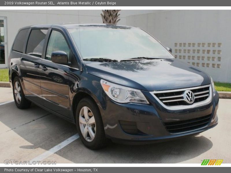 Atlantis Blue Metallic / Ceylon Beige 2009 Volkswagen Routan SEL