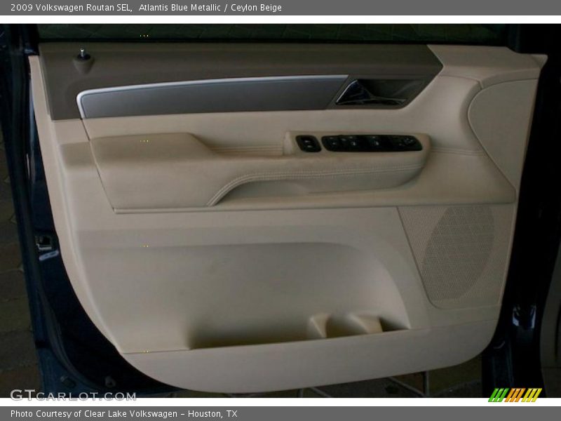 Atlantis Blue Metallic / Ceylon Beige 2009 Volkswagen Routan SEL