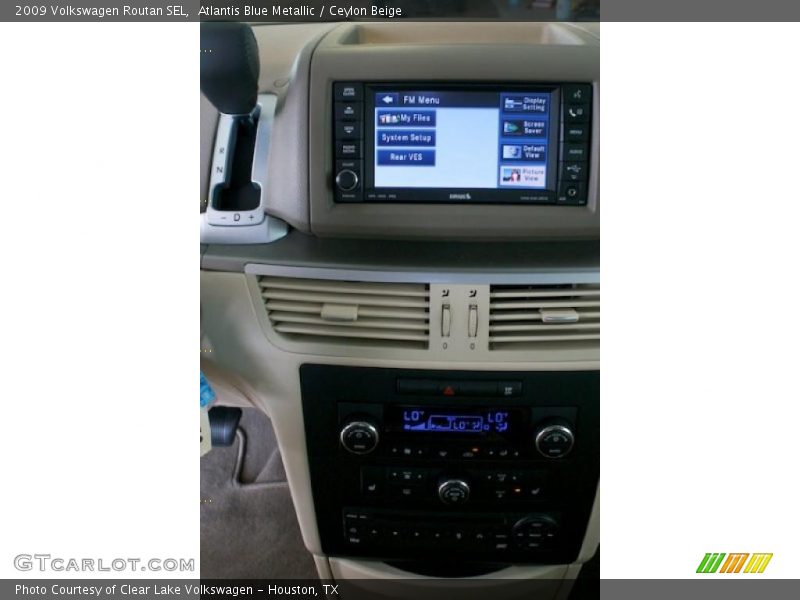 Atlantis Blue Metallic / Ceylon Beige 2009 Volkswagen Routan SEL