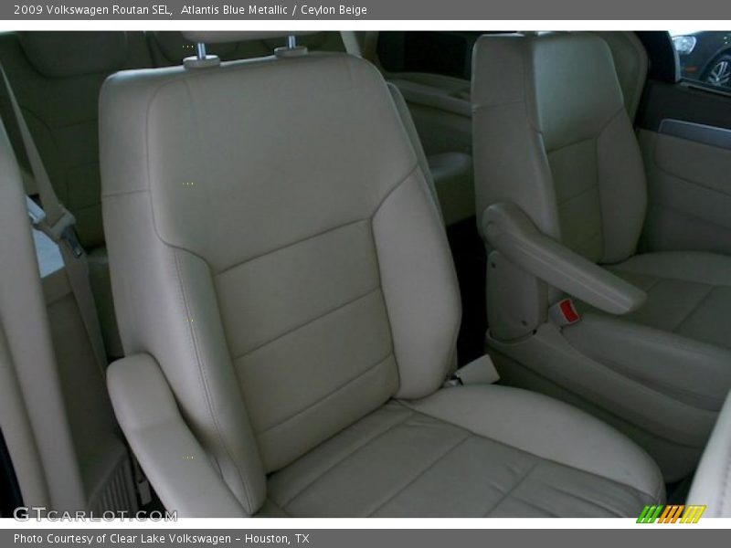 Atlantis Blue Metallic / Ceylon Beige 2009 Volkswagen Routan SEL