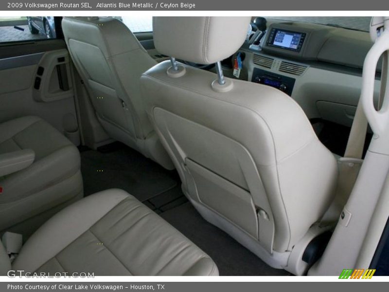Atlantis Blue Metallic / Ceylon Beige 2009 Volkswagen Routan SEL