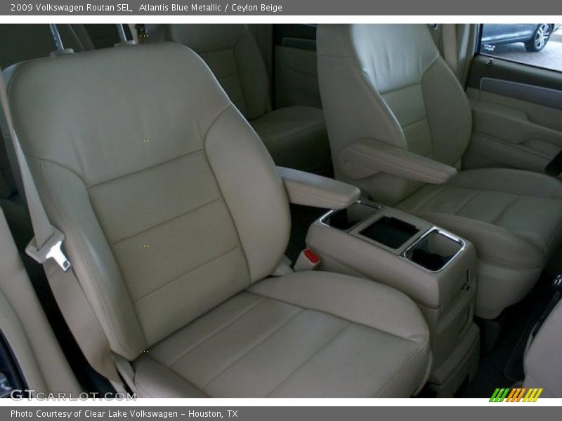 Atlantis Blue Metallic / Ceylon Beige 2009 Volkswagen Routan SEL