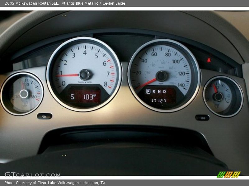 Atlantis Blue Metallic / Ceylon Beige 2009 Volkswagen Routan SEL