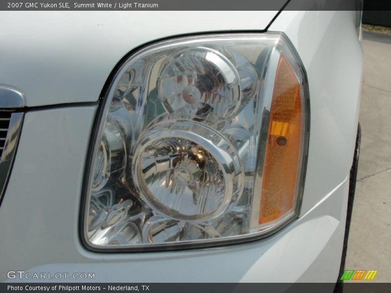 Summit White / Light Titanium 2007 GMC Yukon SLE