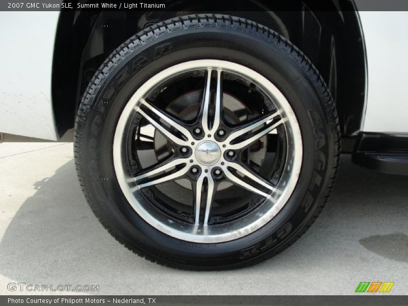 Summit White / Light Titanium 2007 GMC Yukon SLE