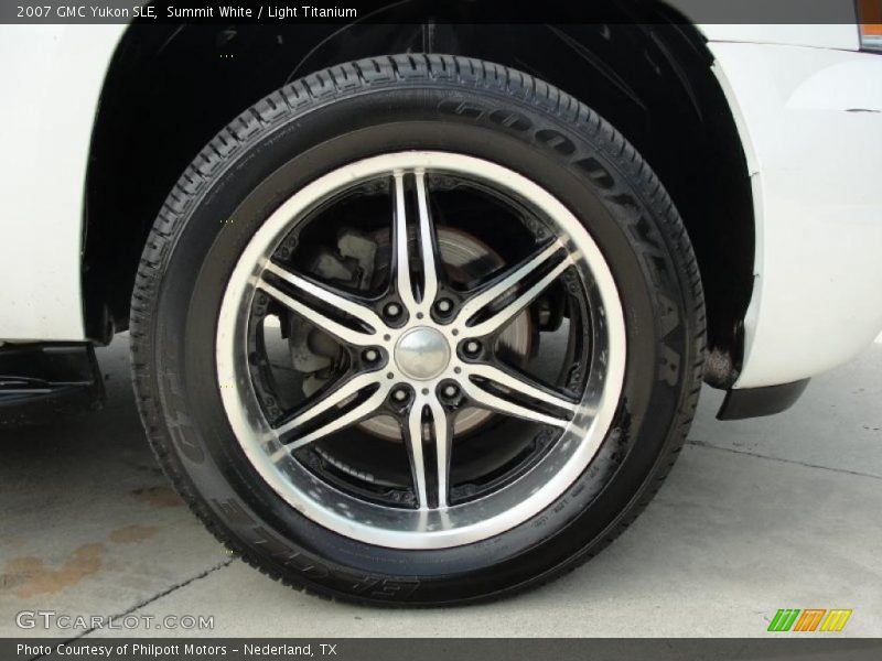 Summit White / Light Titanium 2007 GMC Yukon SLE