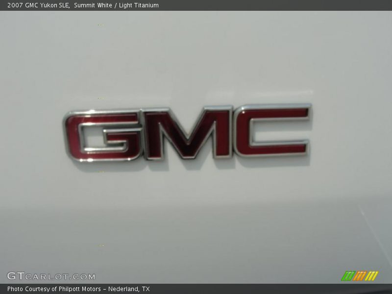 Summit White / Light Titanium 2007 GMC Yukon SLE