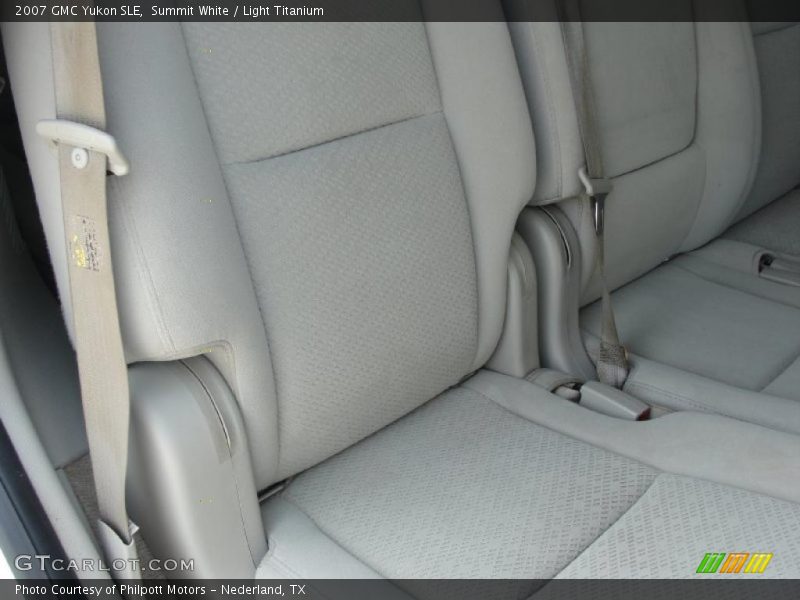 Summit White / Light Titanium 2007 GMC Yukon SLE