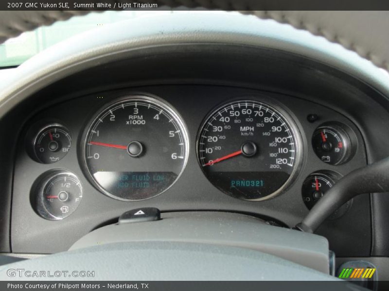 Summit White / Light Titanium 2007 GMC Yukon SLE