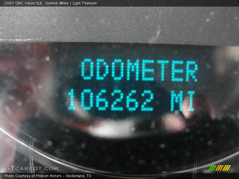 Summit White / Light Titanium 2007 GMC Yukon SLE