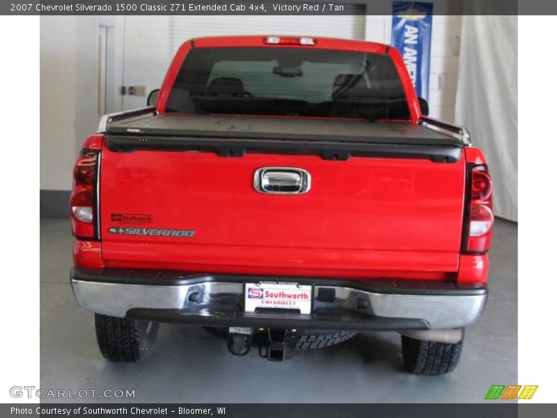 Victory Red / Tan 2007 Chevrolet Silverado 1500 Classic Z71 Extended Cab 4x4