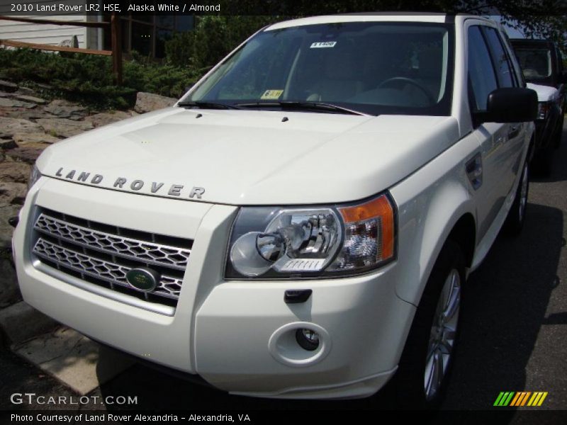 Alaska White / Almond 2010 Land Rover LR2 HSE
