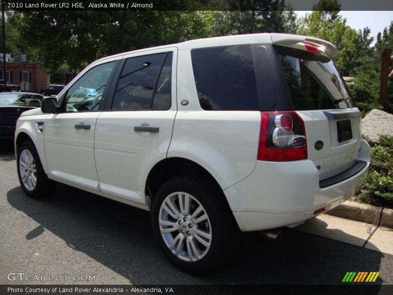 Alaska White / Almond 2010 Land Rover LR2 HSE