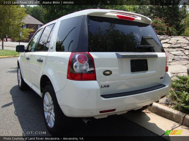 Alaska White / Almond 2010 Land Rover LR2 HSE