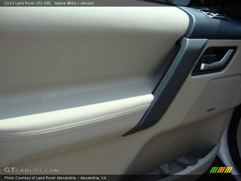 Alaska White / Almond 2010 Land Rover LR2 HSE