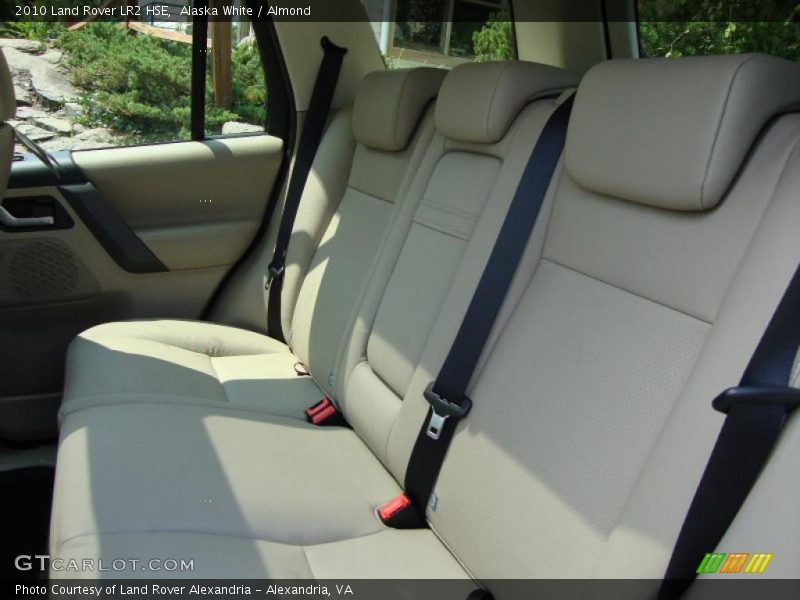 Alaska White / Almond 2010 Land Rover LR2 HSE