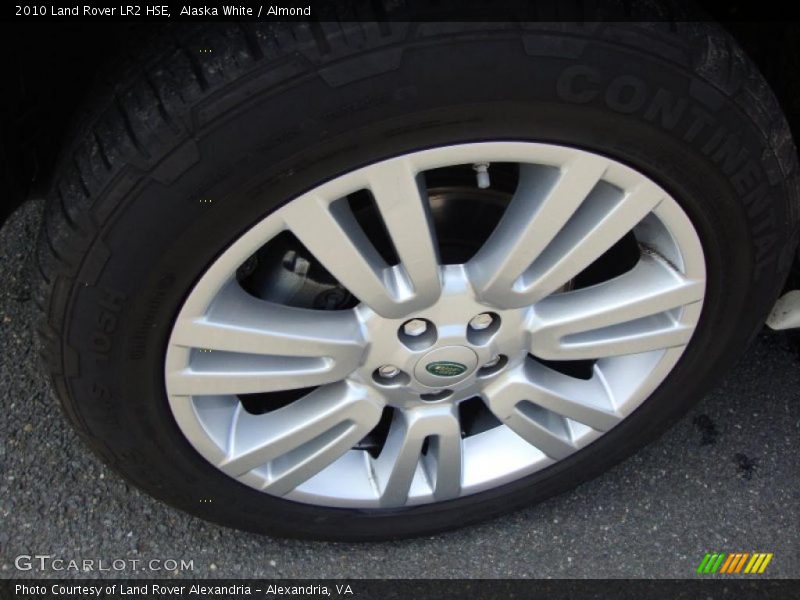 Alaska White / Almond 2010 Land Rover LR2 HSE